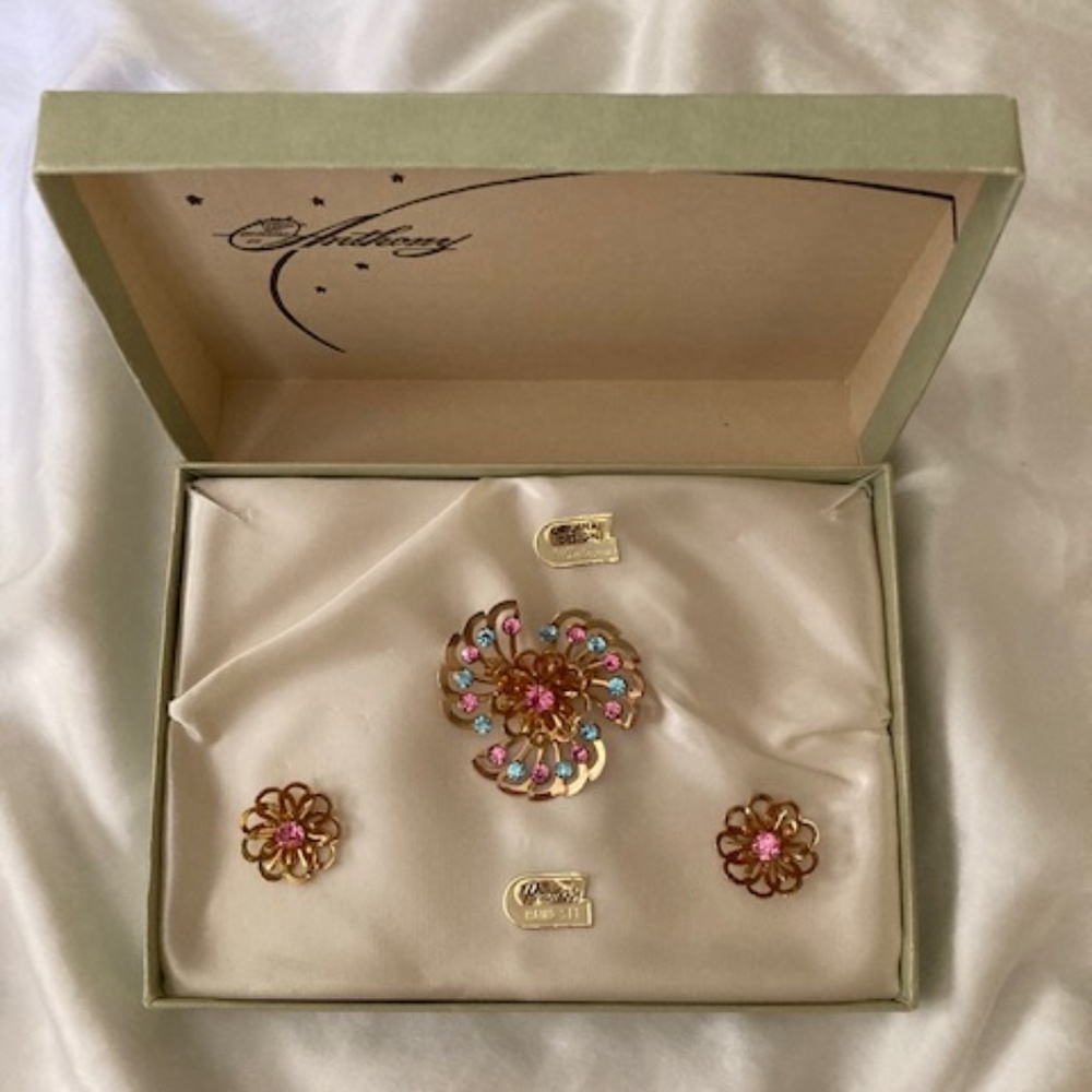 Vintage Anthony Jewelry Set in Original Box